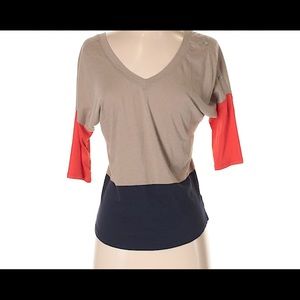 Express color block v neck and back T SZ XS EUC